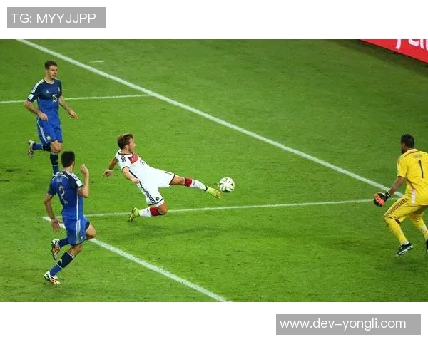 2014年巴西世界杯半决赛德国逆转巴西震惊世界的经典对决回顾